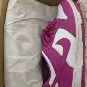 Dunks pink and white